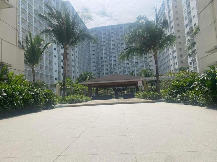 Shore 1 & 3 Residences Moa 1Br With Balcony By Darpm Manila Dış mekan fotoğraf