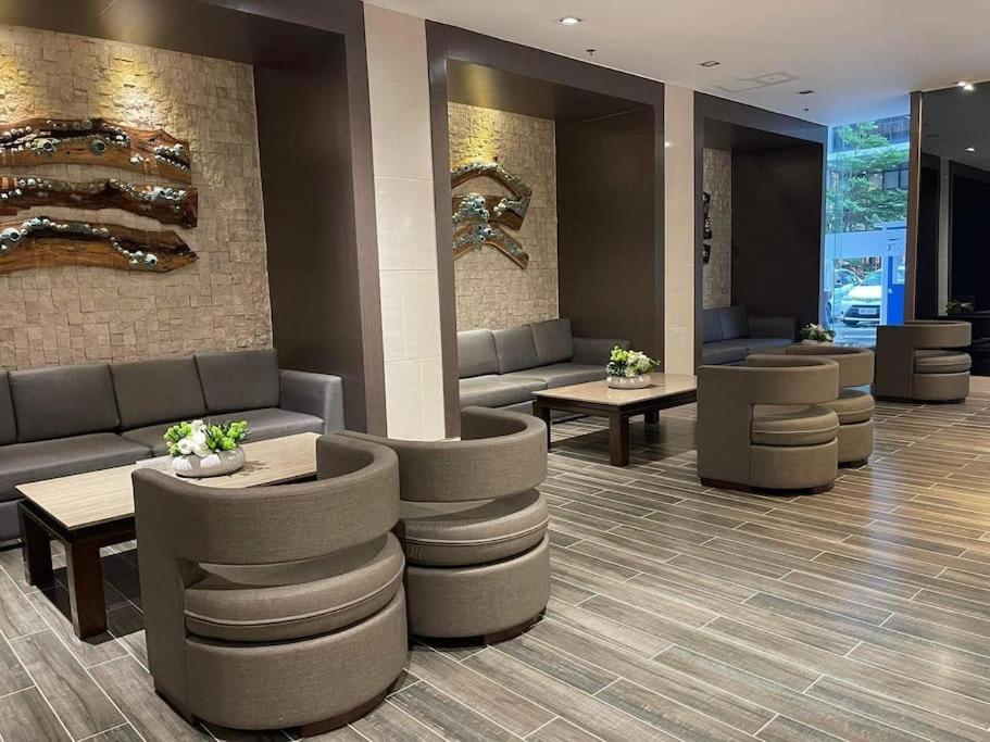 Shore 1 & 3 Residences Moa 1Br With Balcony By Darpm Manila Dış mekan fotoğraf