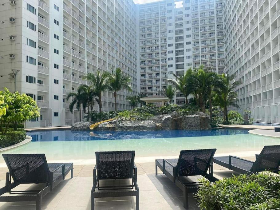 Shore 1 & 3 Residences Moa 1Br With Balcony By Darpm Manila Dış mekan fotoğraf