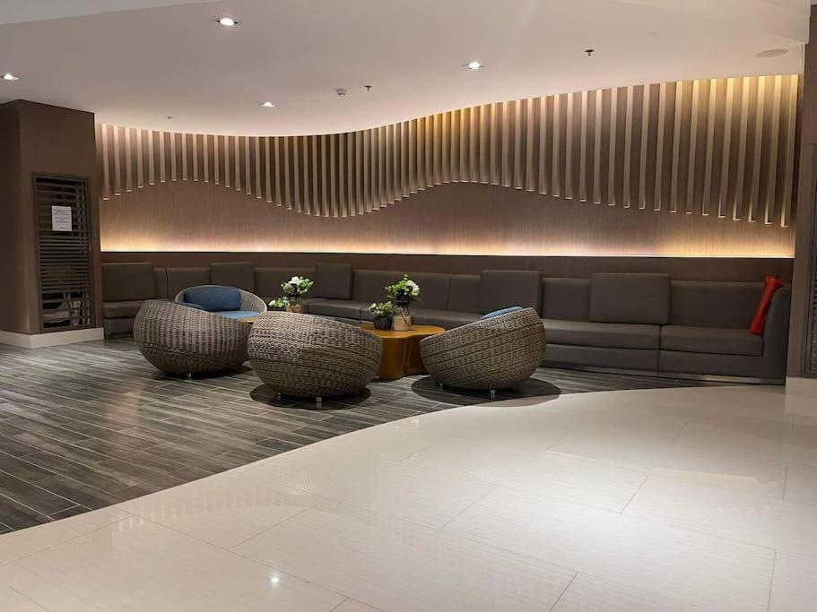 Shore 1 & 3 Residences Moa 1Br With Balcony By Darpm Manila Dış mekan fotoğraf