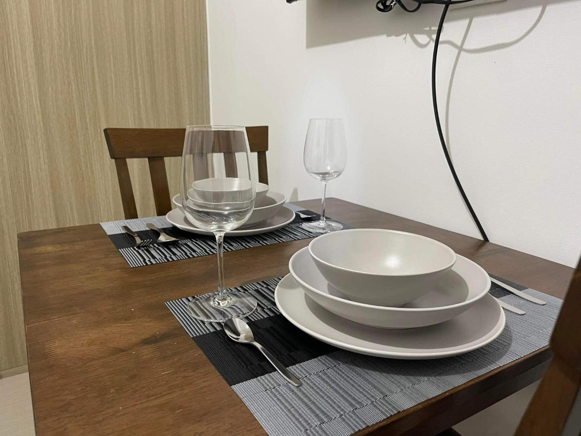 Shore 1 & 3 Residences Moa 1Br With Balcony By Darpm Manila Dış mekan fotoğraf