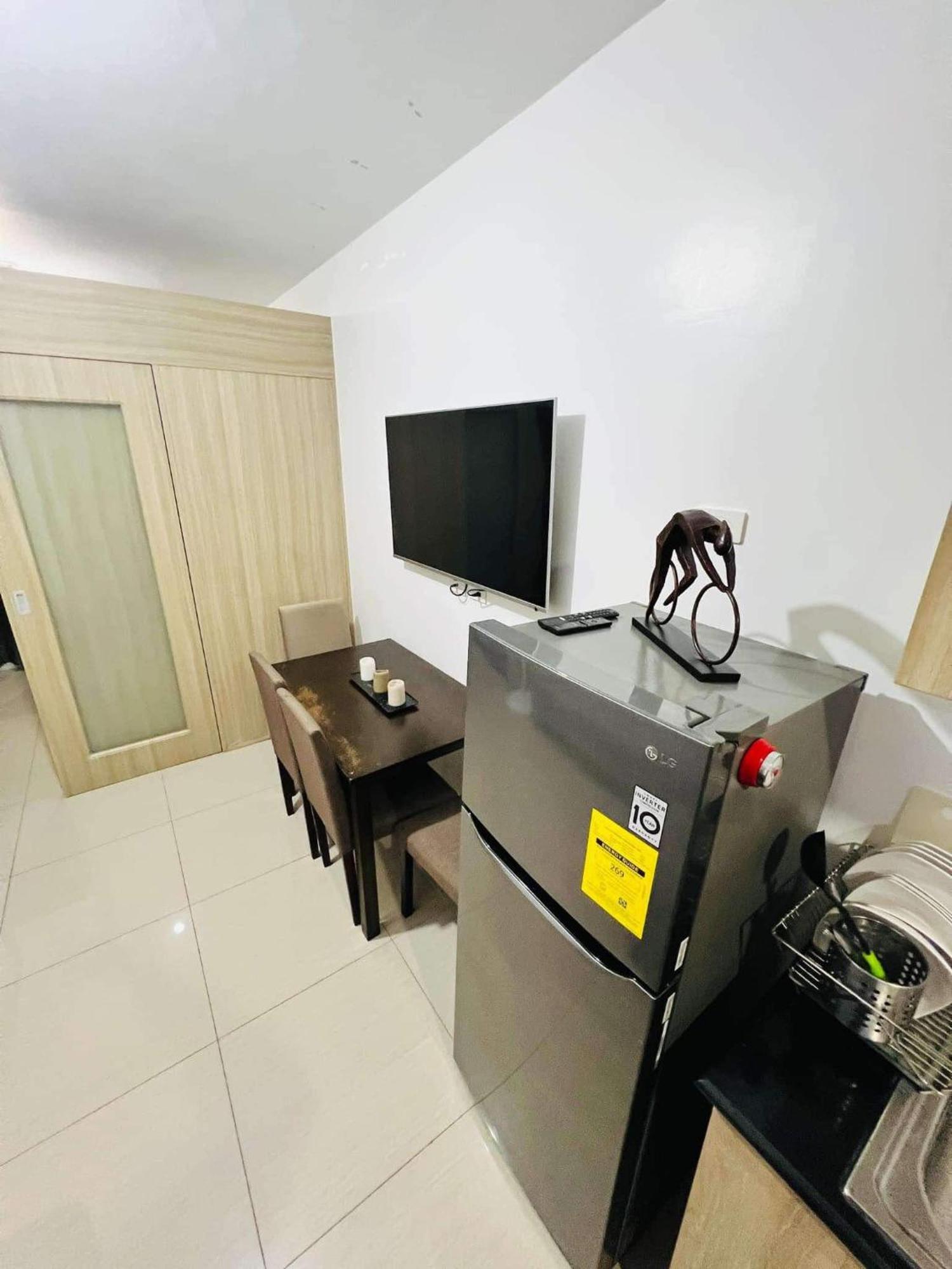 Shore 1 & 3 Residences Moa 1Br With Balcony By Darpm Manila Dış mekan fotoğraf