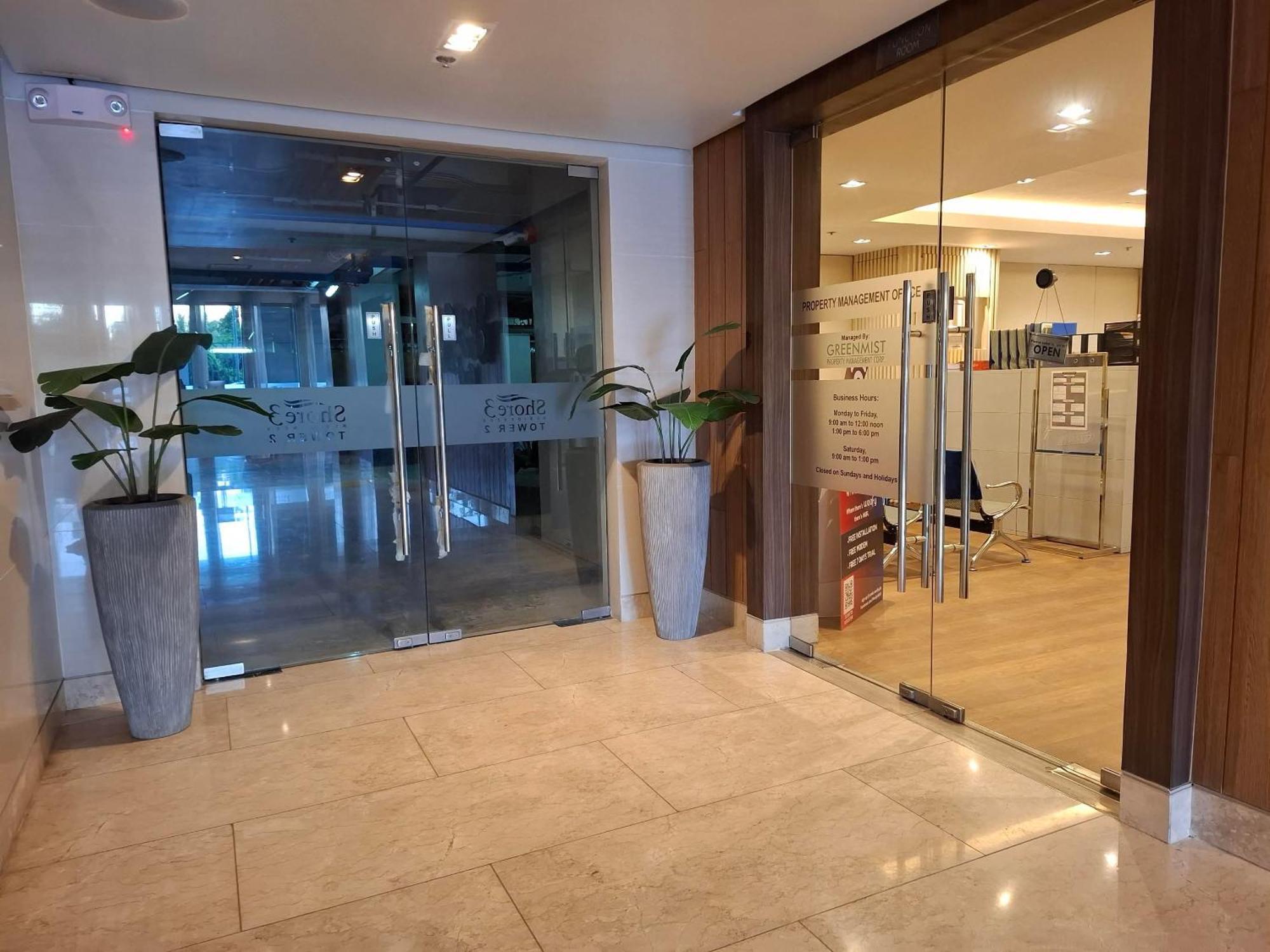 Shore 1 & 3 Residences Moa 1Br With Balcony By Darpm Manila Dış mekan fotoğraf